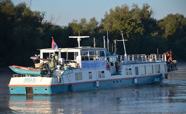 The research vessel ARGUS at the River Danube
