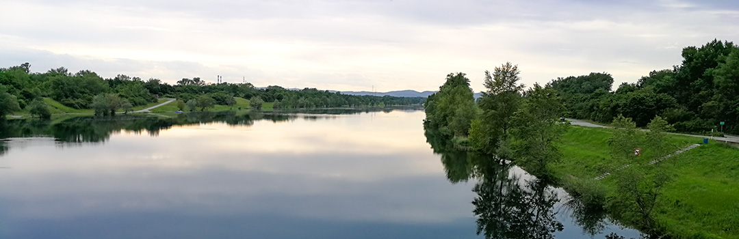 Donauinsel mit Entlastungsgerinne