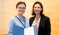 Lena Campostrini und Prof. Monika Ehling-Schulz