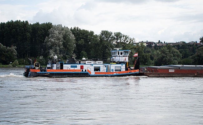 Donauschifffahrt Schiff auf der Donau